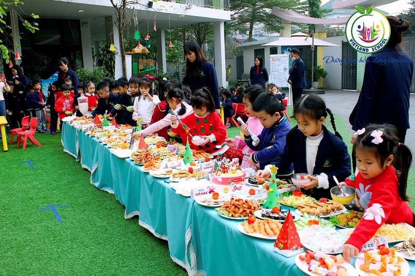 BỮA TIỆC BUFFET - MÓN QUÀ CHÀO ĐÓN GIÁNG SINH ẤM ÁP & NĂM MỚI YÊU THƯƠNG TẠI VIETLAND SCHOOL  🎅